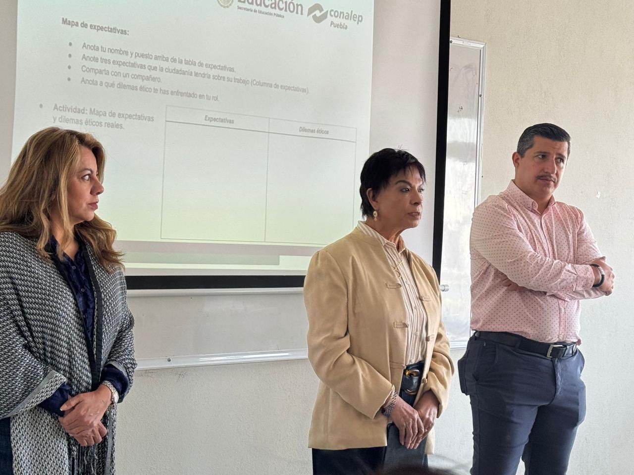 Reciben docentes curso sobre responsabilidad administrativa con certeza institucional