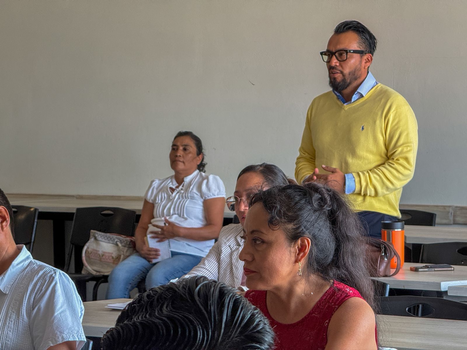 Fortalece IPMP confianza docente con taller de expresión oral 